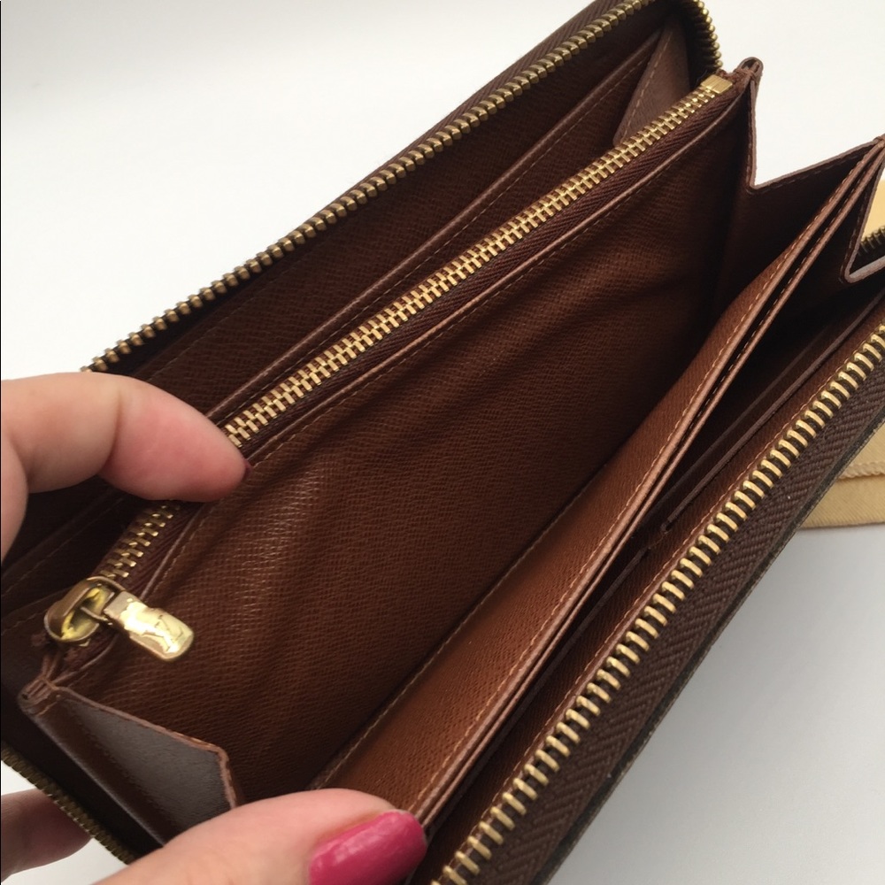 Authentic Louis Vuitton Monogram Zippy wa… - Picture 4 of 16